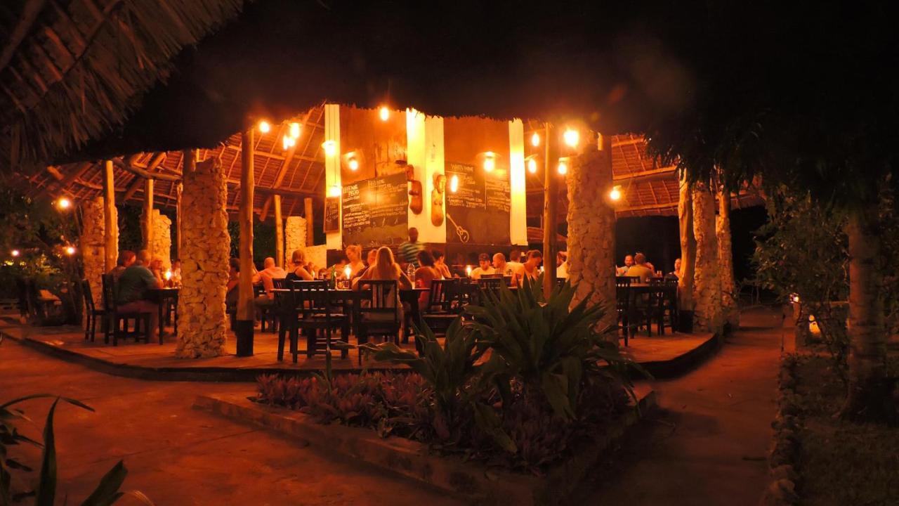 Paje By Night Bungalows Buitenkant foto